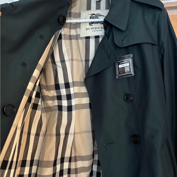 Burberry Dark Green Trench Coat with Check Lining - Picture 2 of 9